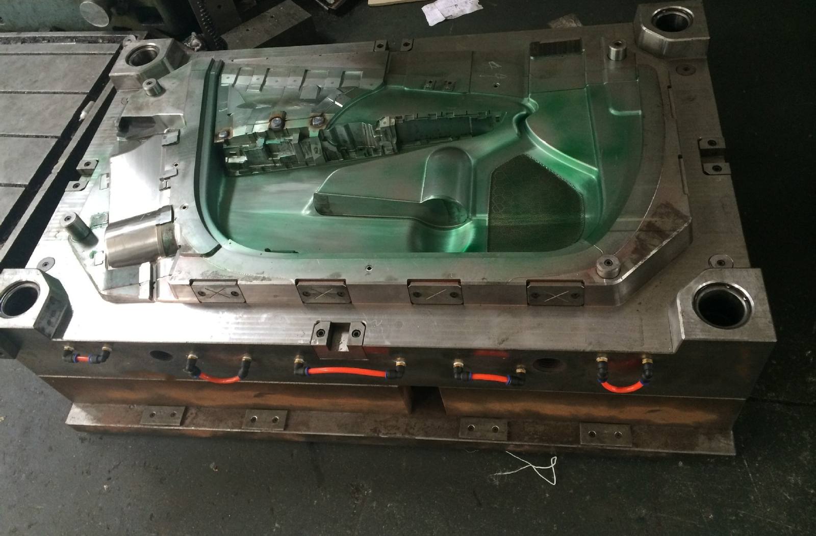 Automotive Plastic Parts Mold