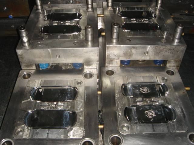 Automotive Lamp Mold Export to USA gallery